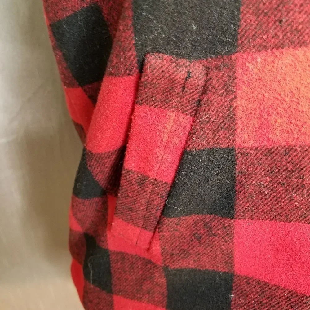 THREAD AND SUPPLY Buffalo Plaid Vest‎